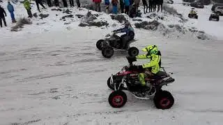 Čtyřkolky na sněhu...