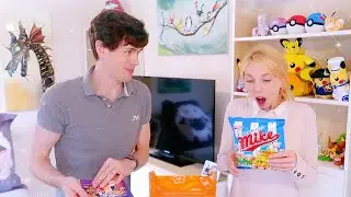 We tried JAPANESE Candy! TokyoTreat Unboxing!