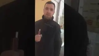 "Вы пугаете людей": в Одессе охранник выгнал девушку с инвалидностью из ТЦ.