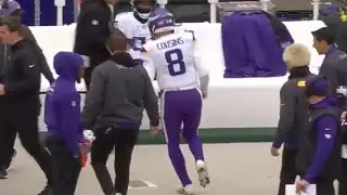 Kirk Cousins Suffers NON-Contact Ankle Injury vs Packers (Carted Off)