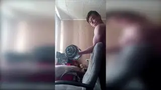 Подъём на бицепс на кресле Чизэлла. Гантеля 11, 15 и 17кг.