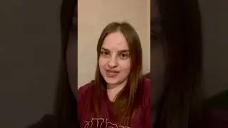 Красивая девушка делится своим опытом в использовании Spacebot (спейсбот)