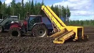 Meripeat sod peat loader KHT-2.0 in peat sod peat loading