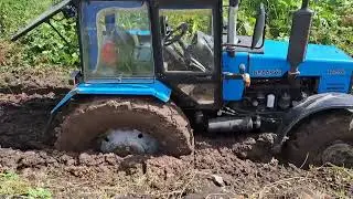 Засадили МТЗ1221  в ручье))