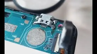 Réparer le connecteur micro USB d'un smartphone.