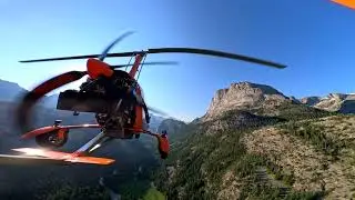 Iconic Squaretop Mt in Wind River Range, Wyoming by gyroplane