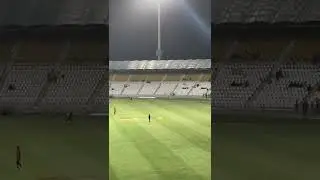 Stylish six on the bowling of Usman Shinwari