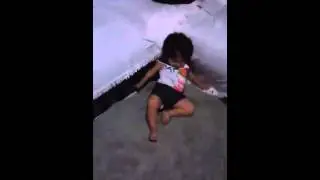 Pequenina Larissa dançando funk