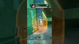 HOW DID I SURVIVE THIS?? #apex #apexlegends #apexlegendsclips