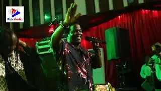 TAZAMA  jinsi A.Y, MX walivyochana kwenye BEAT ya (HAWATUWEZI) ni BALAA..