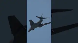 B-1 Lancer LOW Flyover 😳