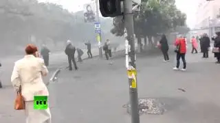 Fast & Furious in Ukraine  APCs speed up, ram barricades
