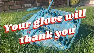 How to break in an OUTFIELD GLOVE (Best Way)