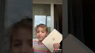 Глупая девочка снимает видео в Likee когбута она очень богатая но это феил !!!