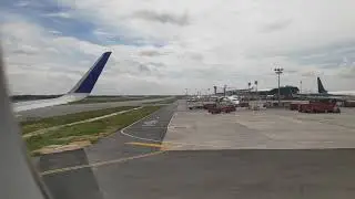 airport runway flight 🛫✈️