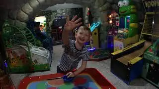 Порвал в аэрохоккей!!! Егорка чемпион