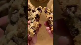 Bakery Style Chocolate Chip Cookies