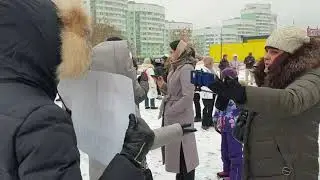 Противники VS сторонники QR-кодов на пикете в Екатеринбурге