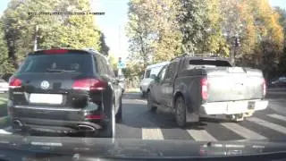 с Советской на Школьную - торопыги, нарушающие ПДД