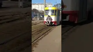 Сэкономил на трамвае и покушал шаурму