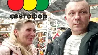 Беларусь, Деревня приехала в город за покупками к новому сезону.
