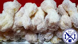 Receita de laços de massa folhada cobertos com leite condensado e côco