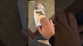 Spinne springt aus Box - TikTok Scherzartikel