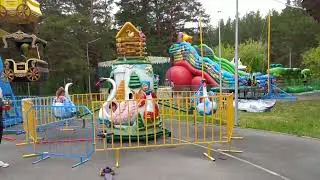 Аттракцион в парке 