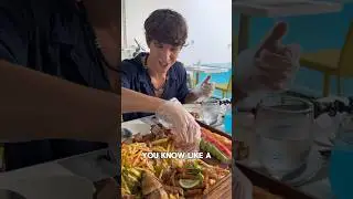 🇵🇭 Trying Boodle fight for the FIRST TIME in Boracay #philippines #travel