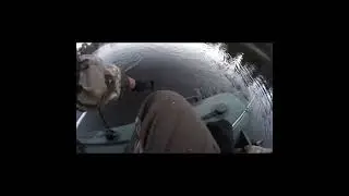 СОМ ЗАШЁЛ В КОРЧ!!! ПОМОГЛИ РЫБАКУ КОТОРЫЙ ЛОВИЛ С БЕРЕГА!!! 