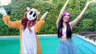 LYNA Y MANDARINA BAILAN FIESTA EN LA PISCINA