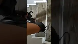 LadyIVE walks up the stairs in leather summer boots