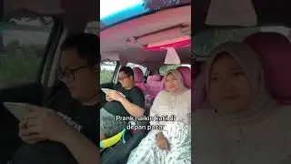 PRANK PACAR NAIKIN KAKI DIDEPANNYA ‼️ MALAH KENTUT 🤮