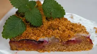 Plum crumble cake, a cake you'll love. A proven homemade recipe.