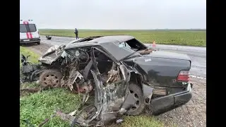 Автоледи на Мерседесе превысила скорость и попала в смертельное ДТП с Фурой в Речицком районе