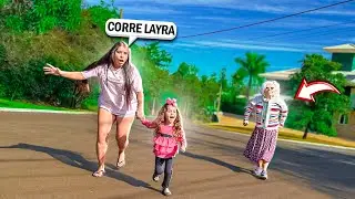 UMA VOVÓ MALVADA SEGUIU EU E MINHA IRMÃZINHA NA RUA!