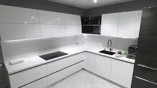 Современная кухня, белый глянец. Столешница из акрила, искусственный камень. Фур-ра Blum. Кухни Киев
