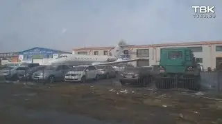 Самолет в Зелёной роще Красноярска