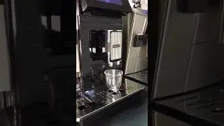 Эспрессо на кофемашине Delonghi Maestosa #coffee #espresso