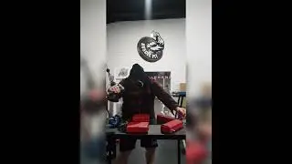 To days Arm Wrestling training: Last set. Loading side pressure and trying to keep my wrist