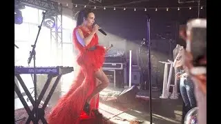 Mercedes-Benz Garage Gigs: ALLIE X