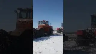 Кировец засел в грязи
