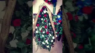 ВЕНОК из живых цветов сборка