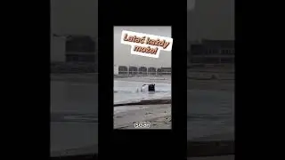 Świrowanie na plaży - Latać każdy może! #hammer #fly #beach #sea #funny