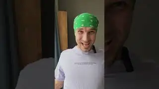 два друга в кинотеатре 
