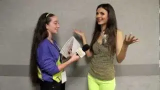 VICTORIA JUSTICE Interview With Pavlina Universal Studios Orlando Victorious Concert