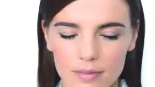 SLIK LEGGER DU EYELINER PÅ RETT MÅTE
