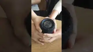 Колонка из динамиком воды