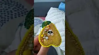 Брошь из бисера #бисер #брошьизбисера #груша #handmade #jewelry