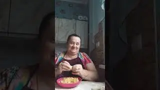 У нас сегодня вареники с капустой.